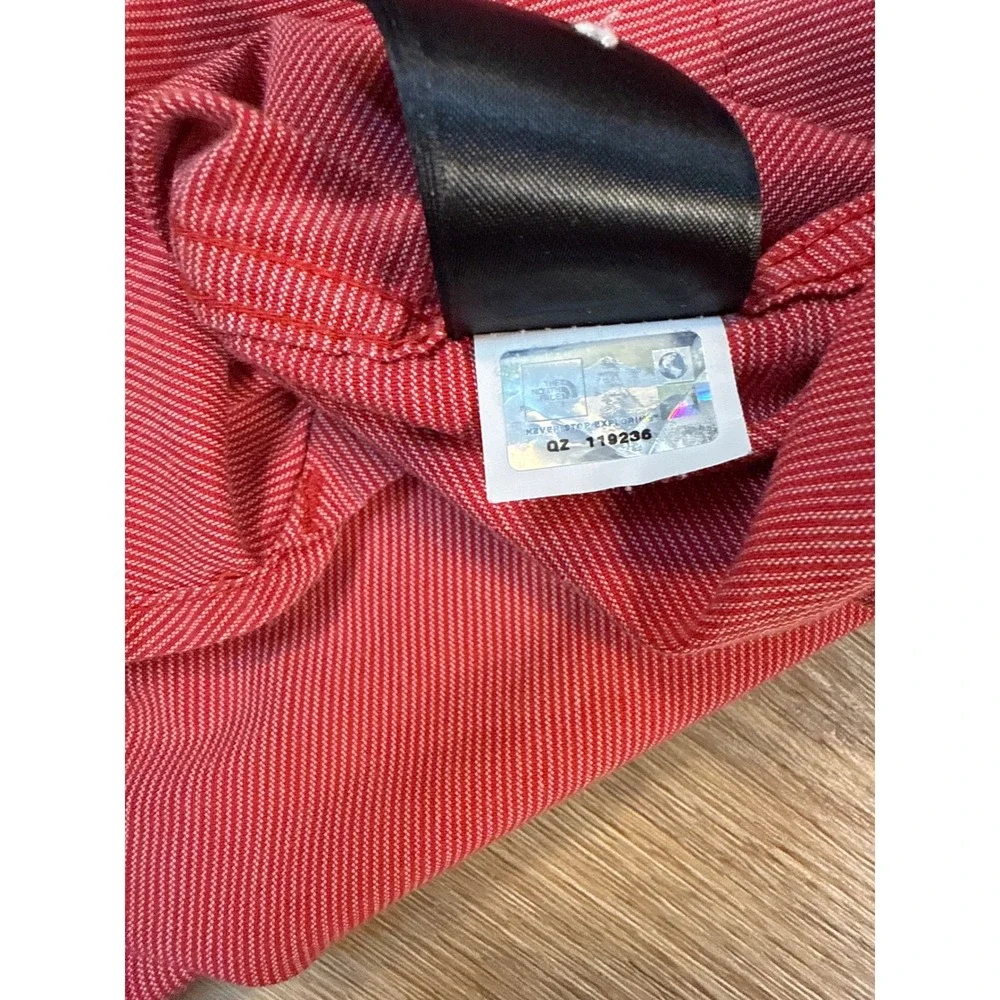 The North Face (Red) Short Sleeve Button Down Mens Medium